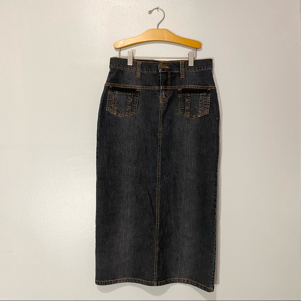 Vese Long Skirt with Slit